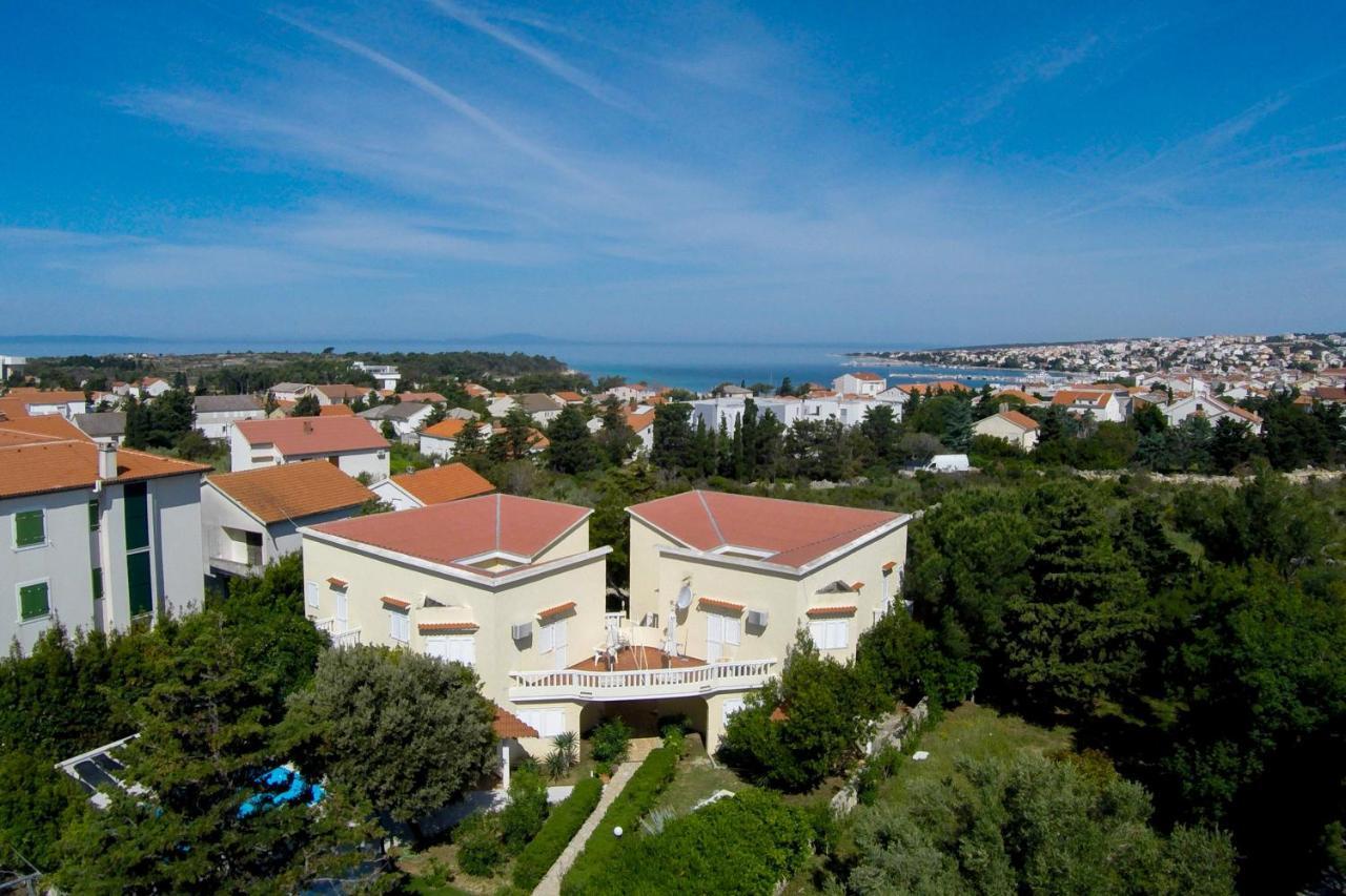 Apartments Dvori Novalja Exterior foto